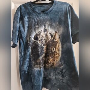 The Mountain Blue Graphic Wolf Tee
